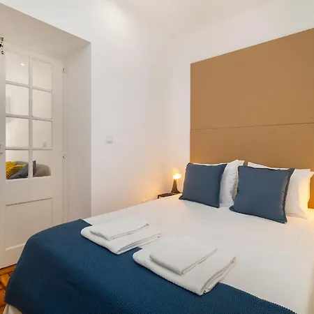 Liberty Avenue ליסבון