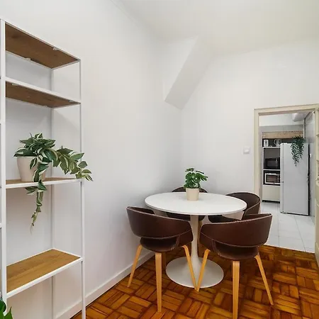 Liberty Avenue * Lisbon